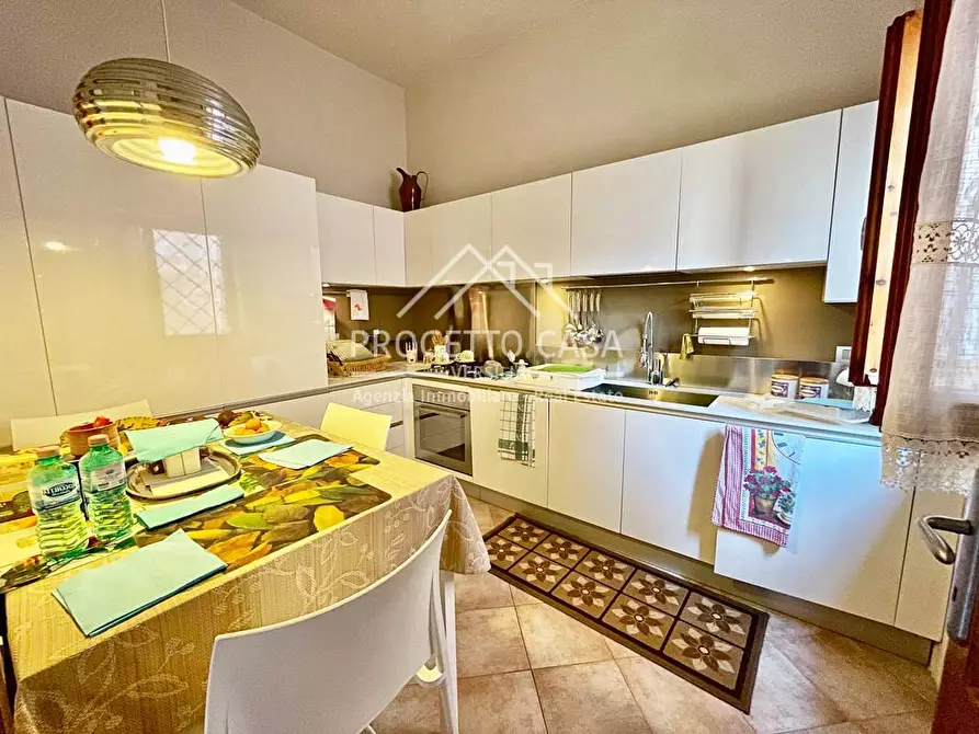 Immagine 15 di Casa indipendente in vendita  in via colombo a Viareggio