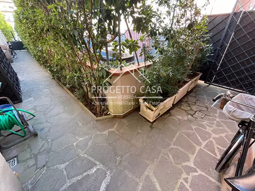 Immagine 16 di Casa indipendente in vendita  in via colombo a Viareggio