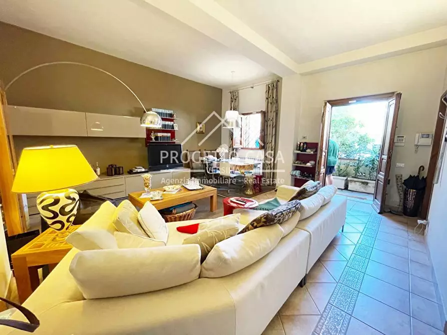 Immagine 19 di Casa indipendente in vendita  in via colombo a Viareggio