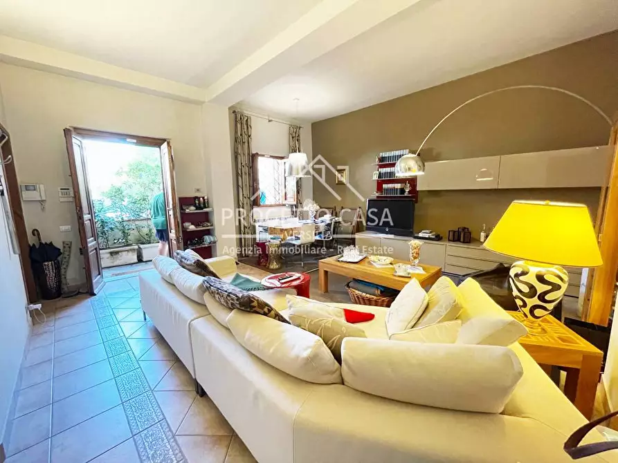 Immagine 20 di Casa indipendente in vendita  in via colombo a Viareggio