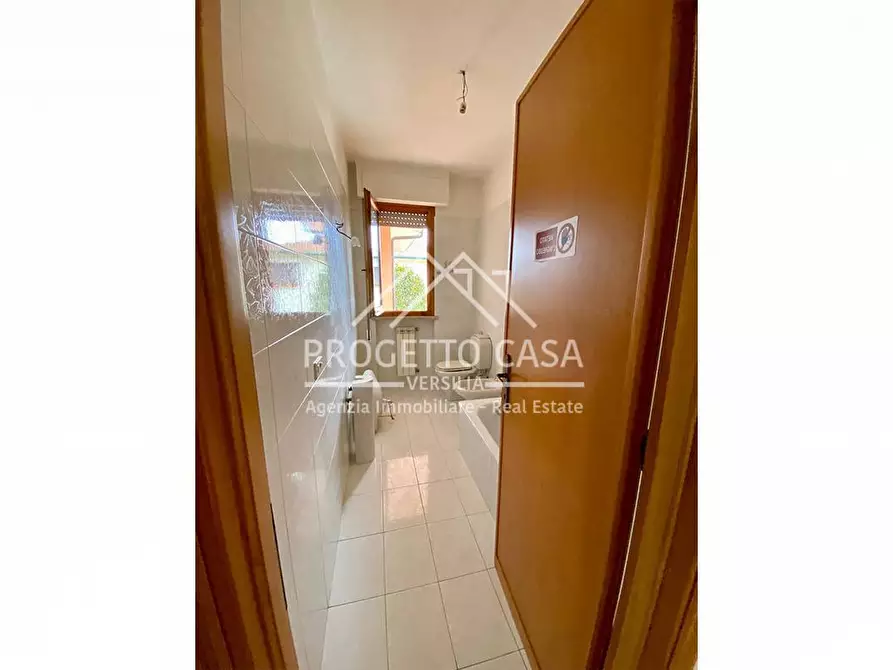 Immagine 6 di Casa indipendente in vendita  in VIA DEI PECCHI a Viareggio