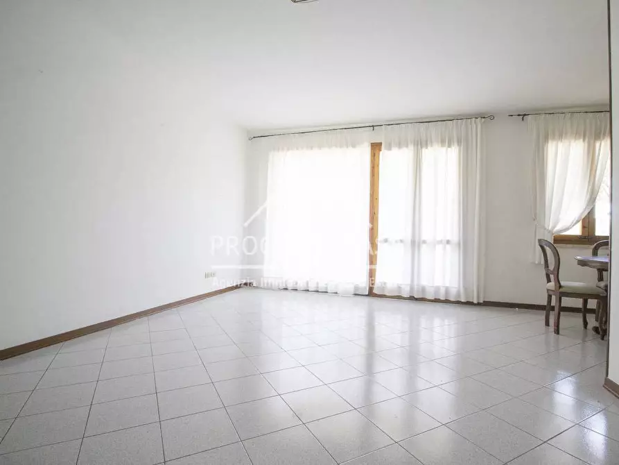 Immagine 6 di Appartamento in vendita  in VIA DON TAZZOLI a Viareggio