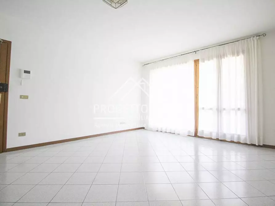 Immagine 7 di Appartamento in vendita  in VIA DON TAZZOLI a Viareggio