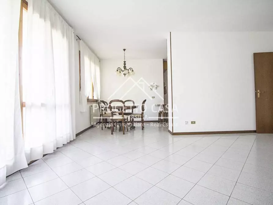 Immagine 9 di Appartamento in vendita  in VIA DON TAZZOLI a Viareggio