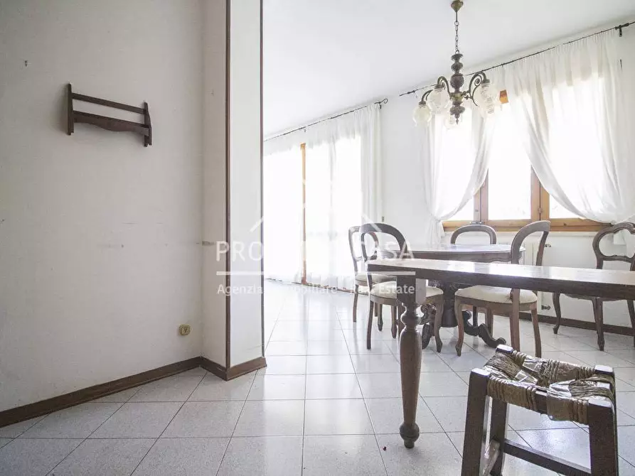 Immagine 10 di Appartamento in vendita  in VIA DON TAZZOLI a Viareggio