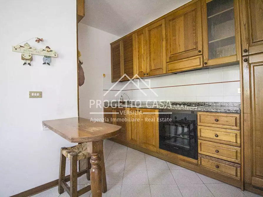 Immagine 12 di Appartamento in vendita  in VIA DON TAZZOLI a Viareggio