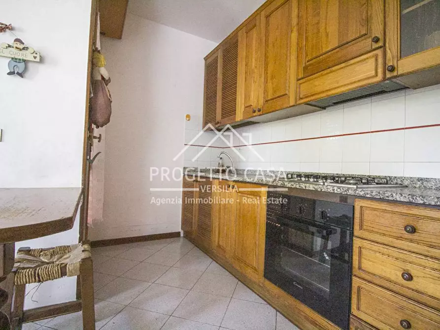 Immagine 13 di Appartamento in vendita  in VIA DON TAZZOLI a Viareggio