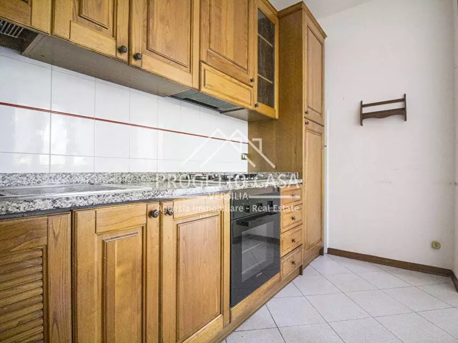 Immagine 14 di Appartamento in vendita  in VIA DON TAZZOLI a Viareggio