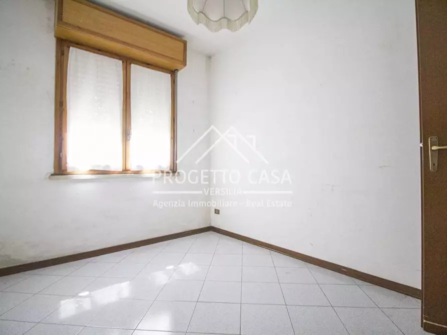 Immagine 17 di Appartamento in vendita  in VIA DON TAZZOLI a Viareggio