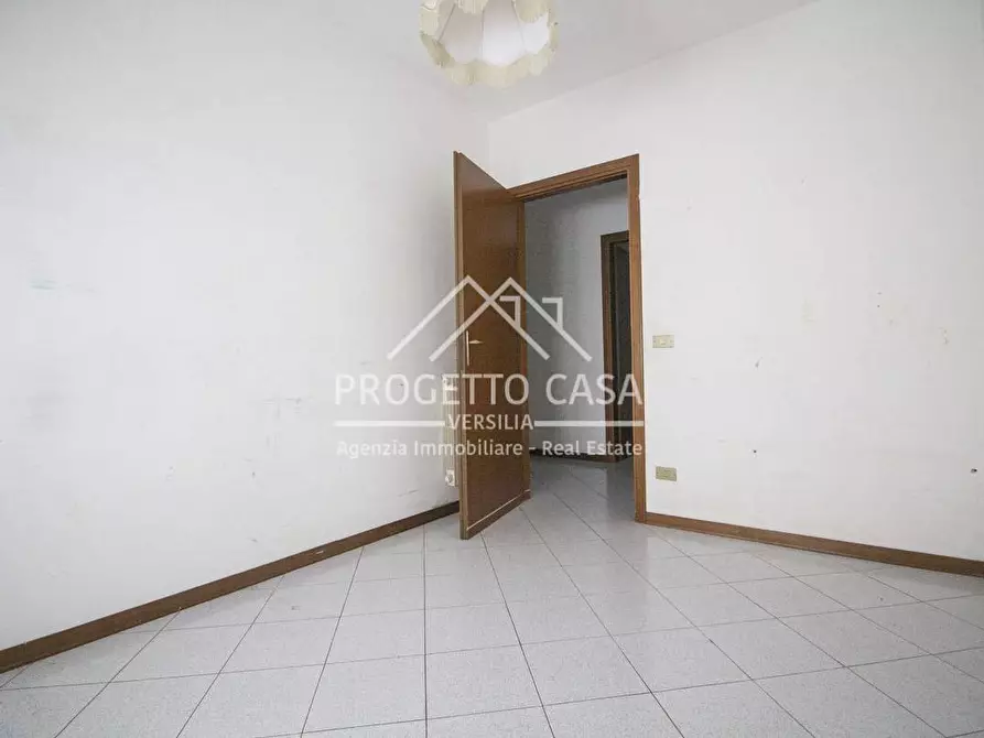 Immagine 20 di Appartamento in vendita  in VIA DON TAZZOLI a Viareggio