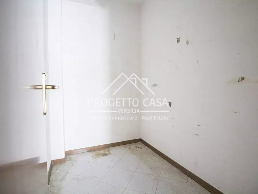 Immagine 21 di Appartamento in vendita  in VIA DON TAZZOLI a Viareggio