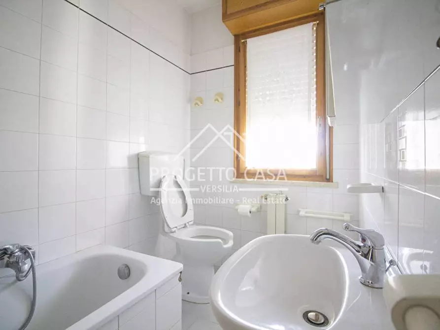 Immagine 31 di Appartamento in vendita  in VIA DON TAZZOLI a Viareggio