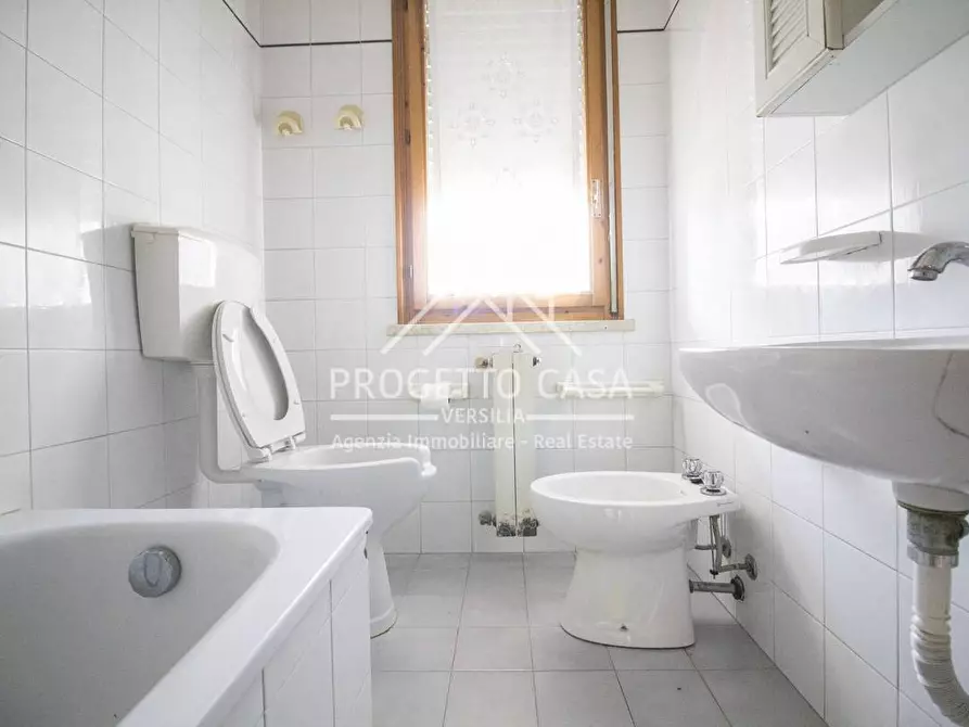 Immagine 32 di Appartamento in vendita  in VIA DON TAZZOLI a Viareggio