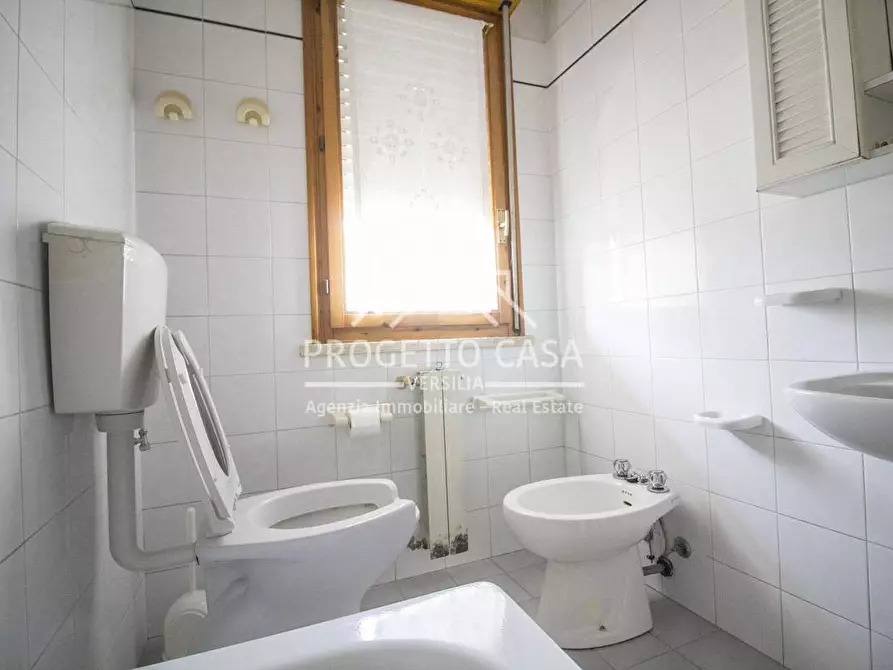 Immagine 33 di Appartamento in vendita  in VIA DON TAZZOLI a Viareggio