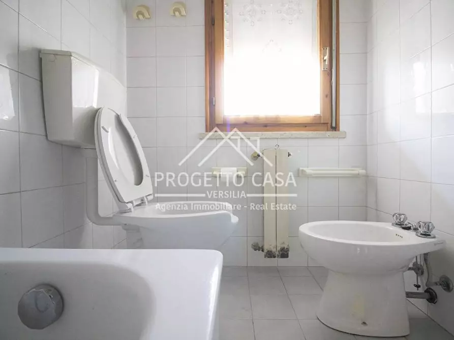 Immagine 35 di Appartamento in vendita  in VIA DON TAZZOLI a Viareggio