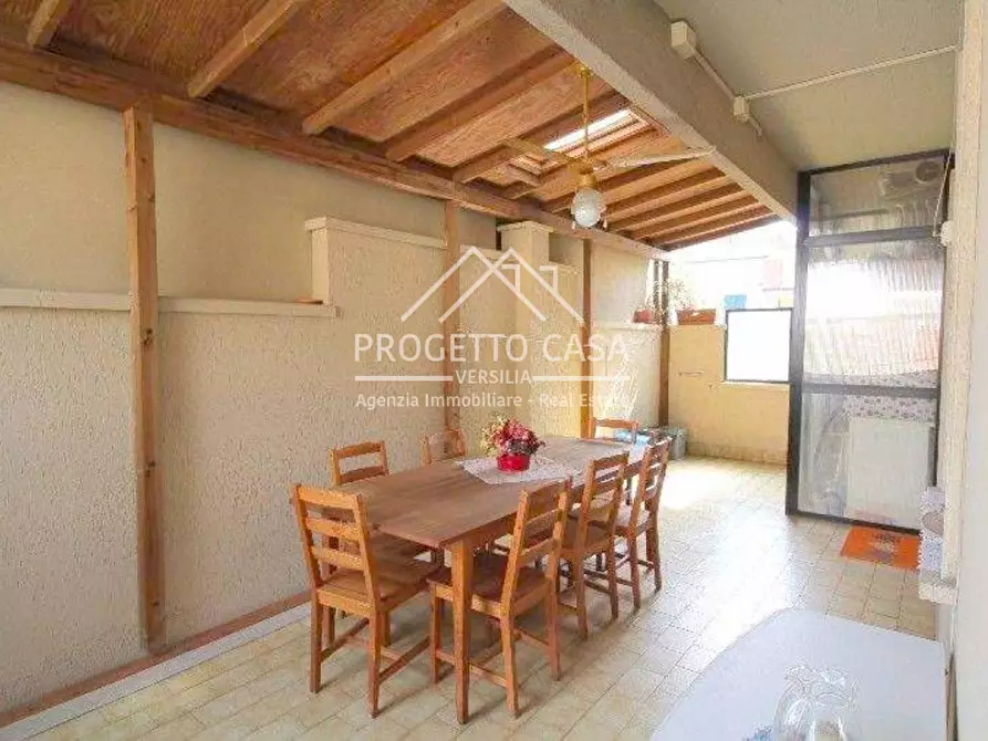 Immagine 2 di Appartamento in vendita  in via san'ambrogio a Viareggio