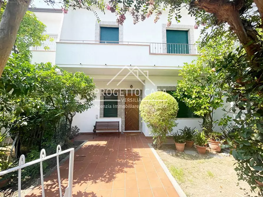 Immagine 16 di Casa indipendente in vendita  in VIA TORINO a Viareggio