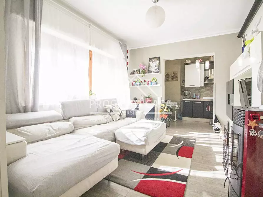 Immagine 1 di Appartamento in vendita  in VIA DEL DOLCE a Massarosa