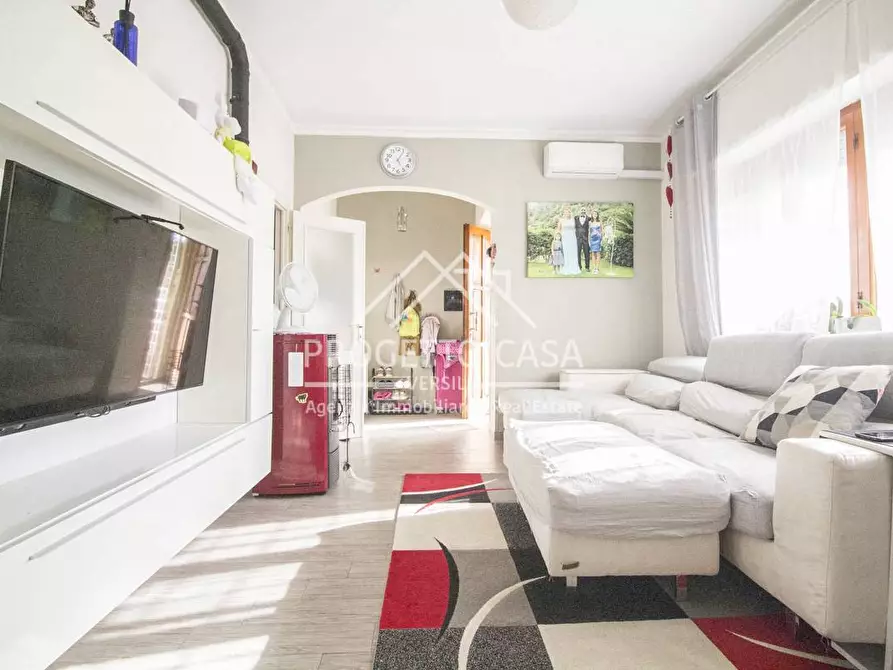 Immagine 3 di Appartamento in vendita  in VIA DEL DOLCE a Massarosa