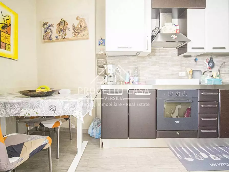 Immagine 6 di Appartamento in vendita  in VIA DEL DOLCE a Massarosa