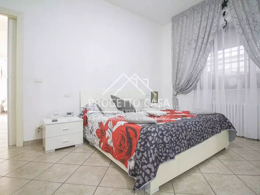 Immagine 13 di Appartamento in vendita  in VIA DEL DOLCE a Massarosa