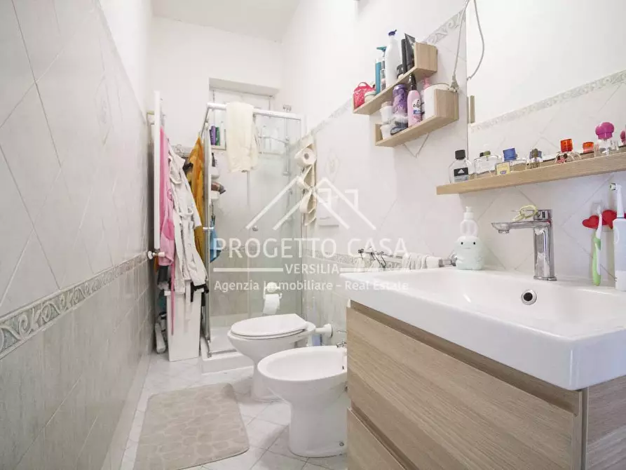 Immagine 18 di Appartamento in vendita  in VIA DEL DOLCE a Massarosa