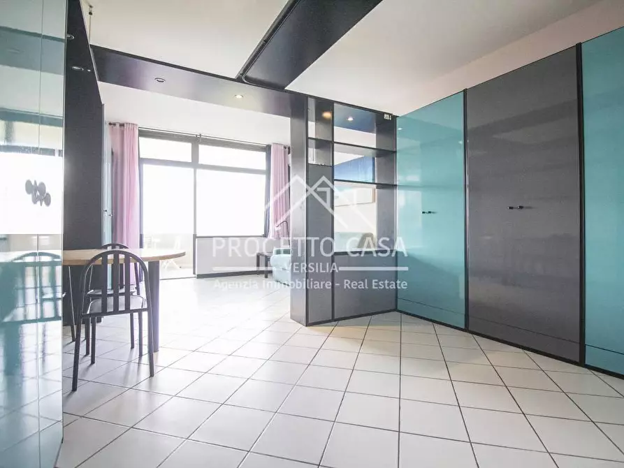 Immagine 1 di Appartamento in vendita  in VIA TONIOLO a Camaiore