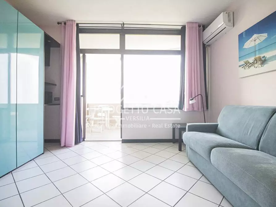 Immagine 8 di Appartamento in vendita  in VIA TONIOLO a Camaiore