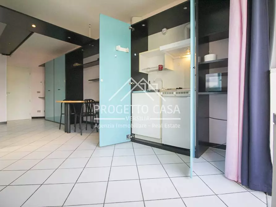 Immagine 13 di Appartamento in vendita  in VIA TONIOLO a Camaiore