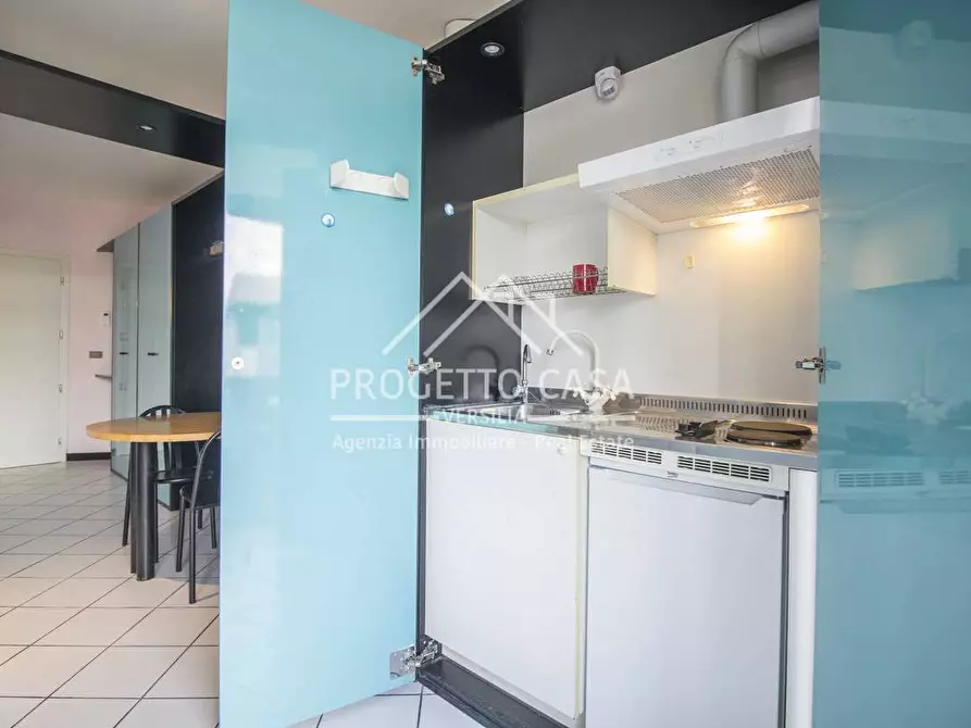 Immagine 15 di Appartamento in vendita  in VIA TONIOLO a Camaiore