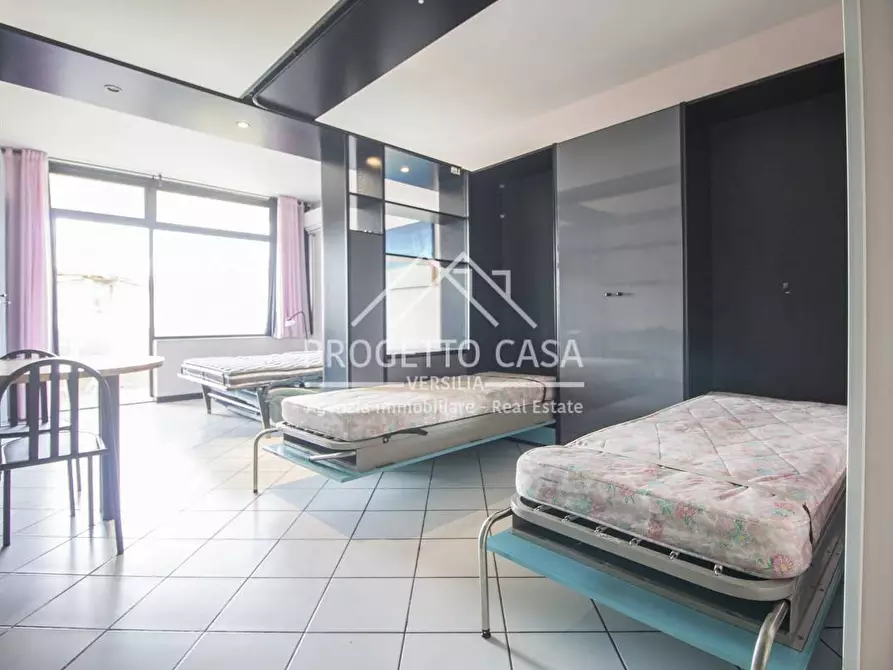 Immagine 16 di Appartamento in vendita  in VIA TONIOLO a Camaiore