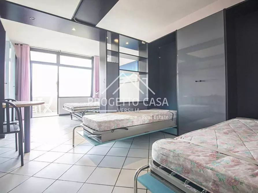 Immagine 17 di Appartamento in vendita  in VIA TONIOLO a Camaiore