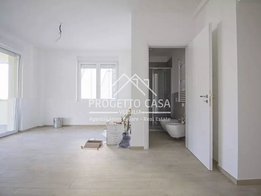 Immagine 2 di Appartamento in vendita  in VIA VITTORIO VENETO a Camaiore