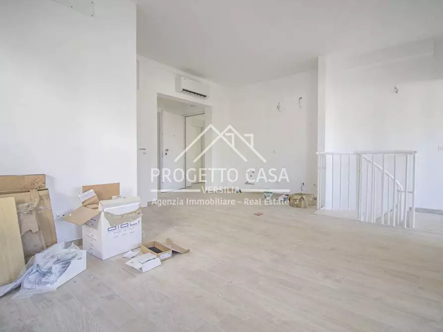 Immagine 4 di Appartamento in vendita  in VIA VITTORIO VENETO a Camaiore