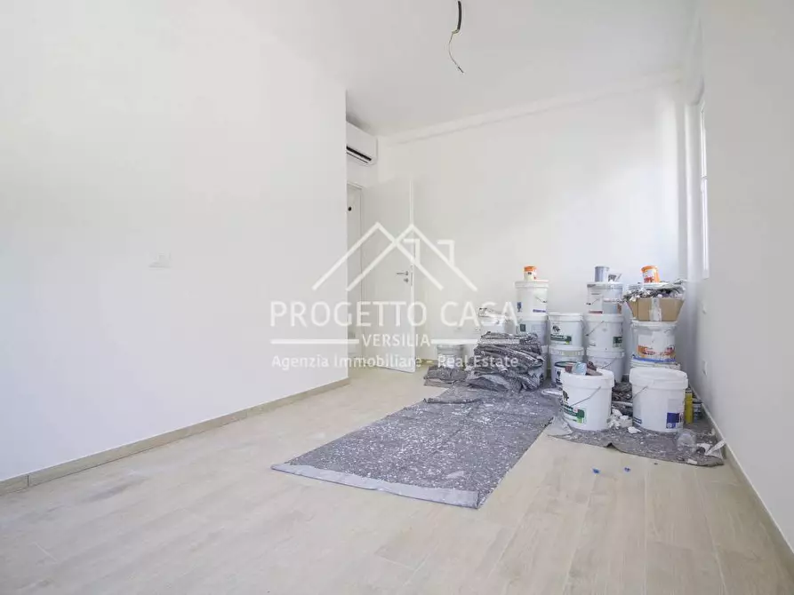 Immagine 10 di Appartamento in vendita  in VIA VITTORIO VENETO a Camaiore