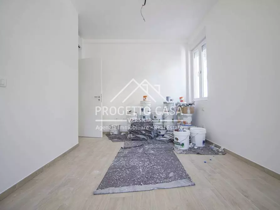 Immagine 11 di Appartamento in vendita  in VIA VITTORIO VENETO a Camaiore