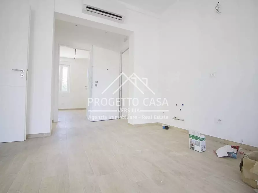 Immagine 17 di Appartamento in vendita  in VIA VITTORIO VENETO a Camaiore