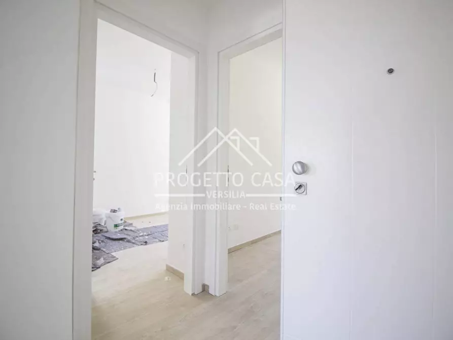 Immagine 19 di Appartamento in vendita  in VIA VITTORIO VENETO a Camaiore