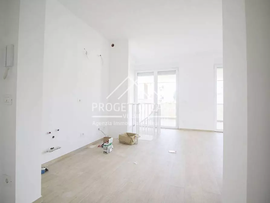 Immagine 21 di Appartamento in vendita  in VIA VITTORIO VENETO a Camaiore