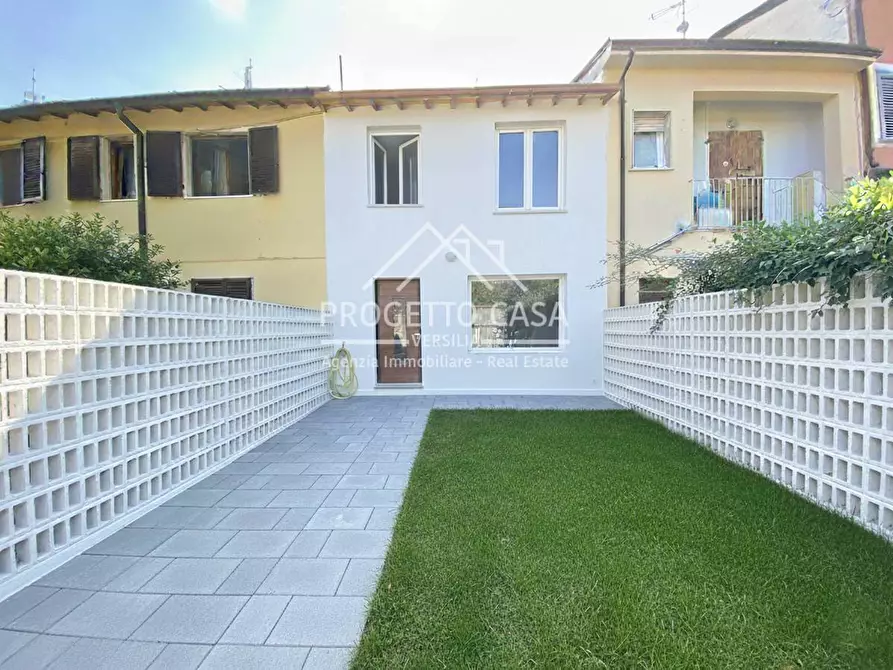 Immagine 4 di Casa indipendente in vendita  in VIA DEI LECCI a Viareggio