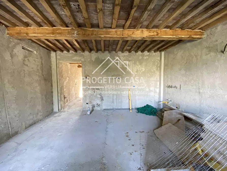 Immagine 11 di Casa indipendente in vendita  in VIA DEI LECCI a Viareggio