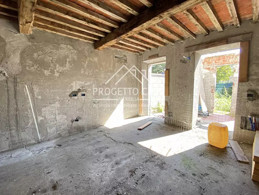 Immagine 13 di Casa indipendente in vendita  in VIA DEI LECCI a Viareggio