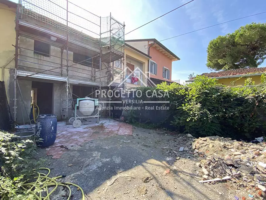 Immagine 38 di Casa indipendente in vendita  in VIA DEI LECCI a Viareggio