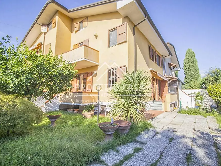 casa indipendente in vendita a Pietrasanta