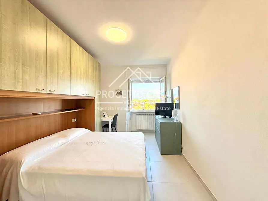 Immagine 11 di Appartamento in vendita  in VIA PELLEGRINETTI a Camaiore