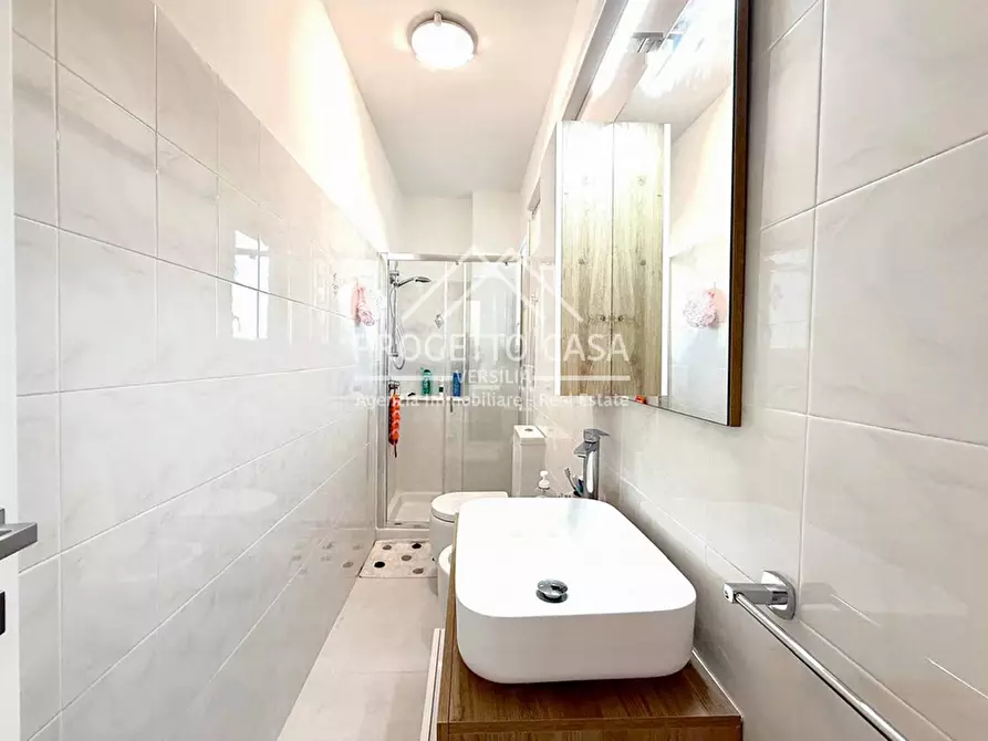 Immagine 14 di Appartamento in vendita  in VIA PELLEGRINETTI a Camaiore