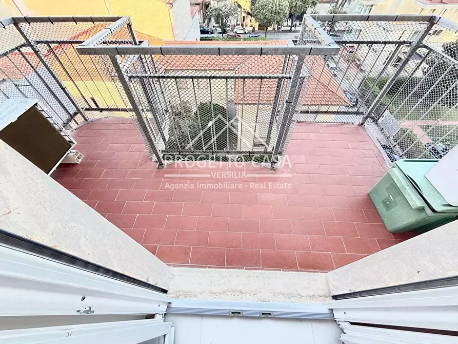 Immagine 19 di Appartamento in vendita  in VIA PELLEGRINETTI a Camaiore