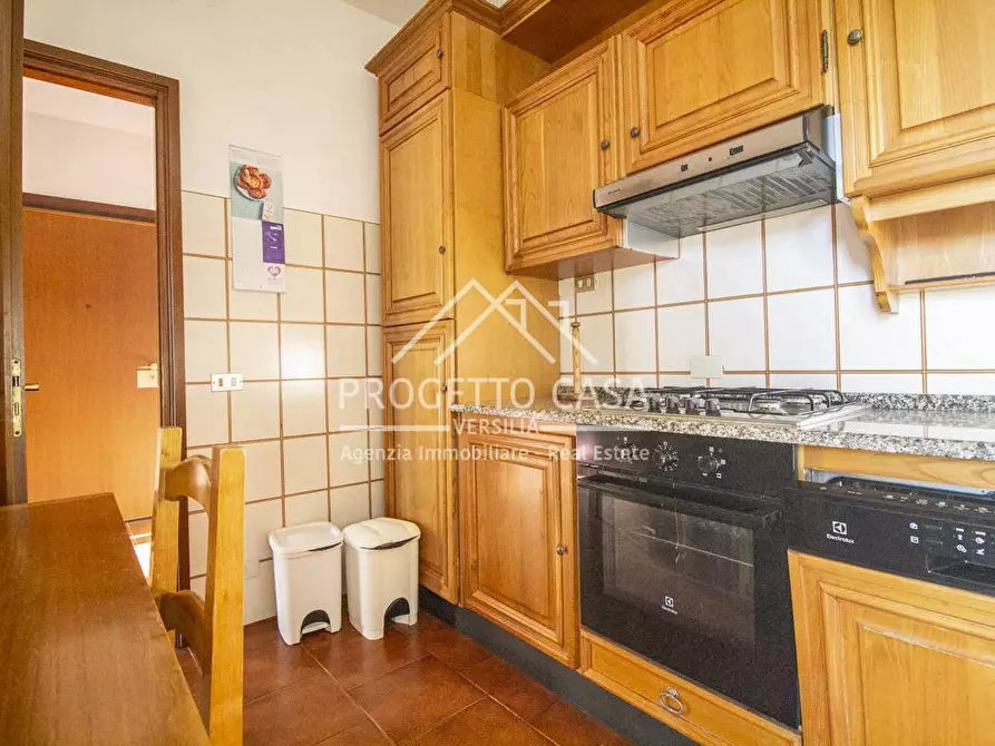 Immagine 8 di Appartamento in vendita  in VIA MONTEPRANA a Viareggio