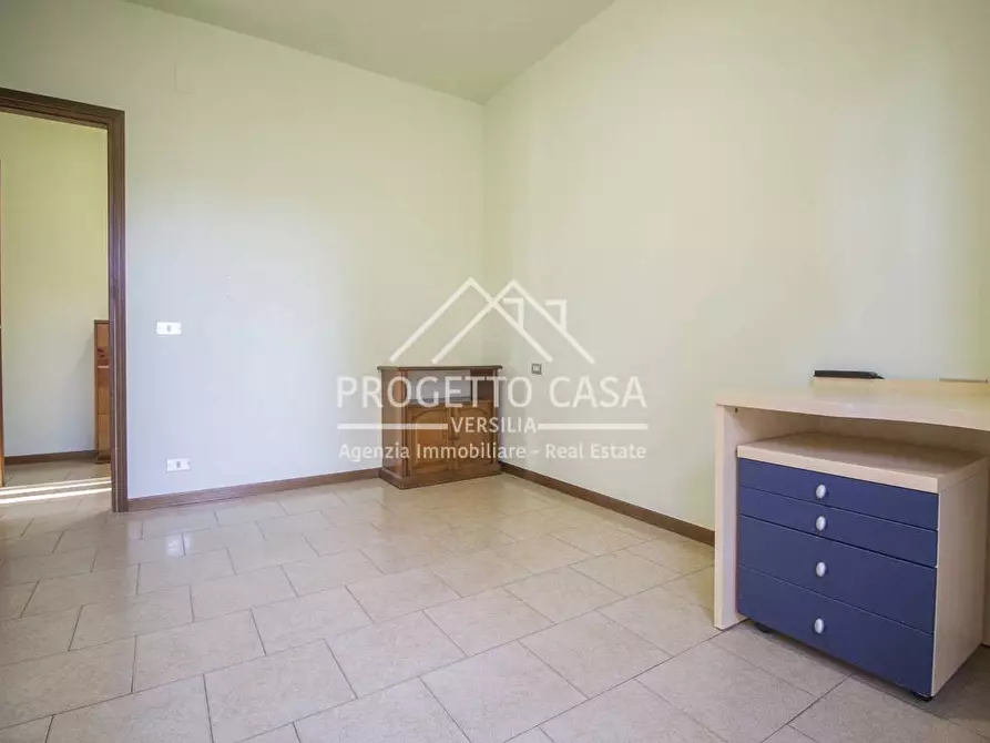 Immagine 13 di Appartamento in vendita  in VIA MONTEPRANA a Viareggio