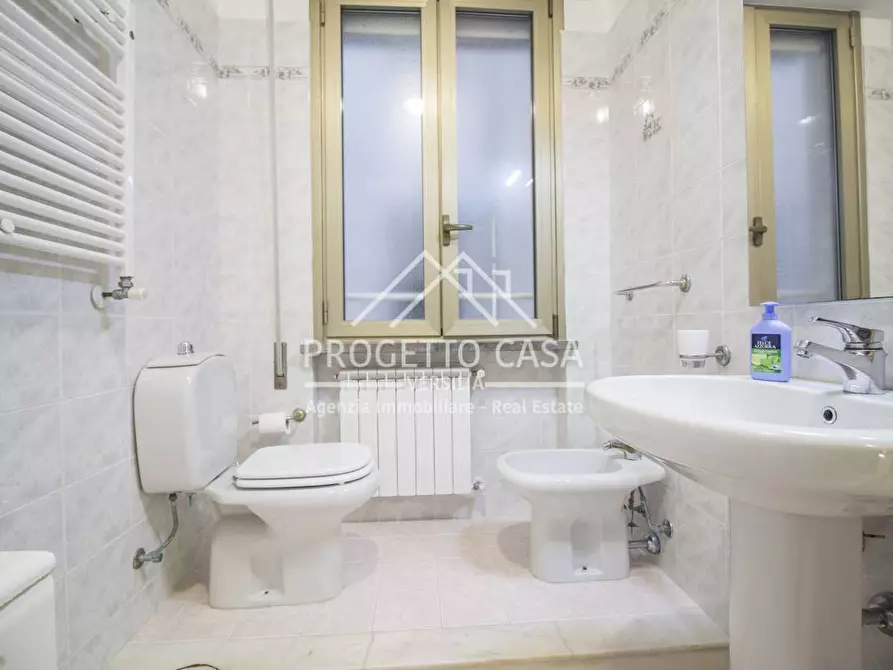 Immagine 21 di Appartamento in vendita  in VIA MONTEPRANA a Viareggio